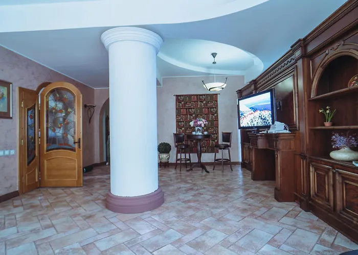 Luxuria Aparthotel 4*